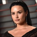 La chanteuse et actrice Demi Lovato dans une mission pour les ftes de Nol sur Roku