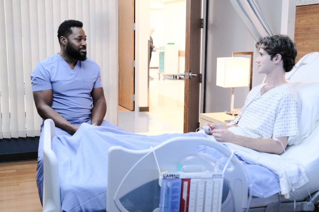 AJ (Malcolm-Jamal Warner) avec son patient
